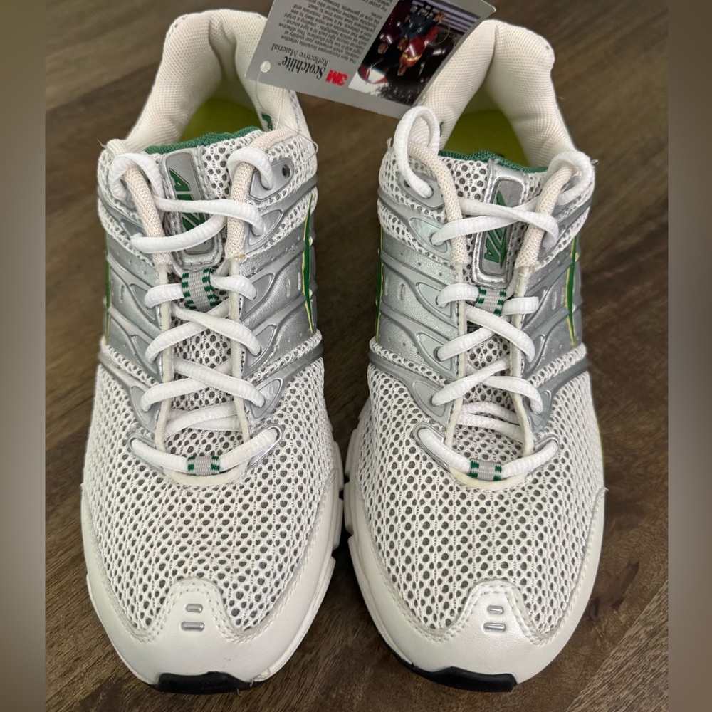 Women’s Avia White Mesh Athletic Sneakers with Green And Yellow Accents Size 7.5